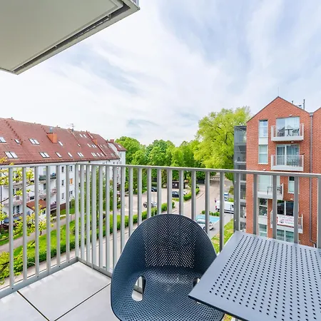 Apartman Port Seaside With By Bookinghost